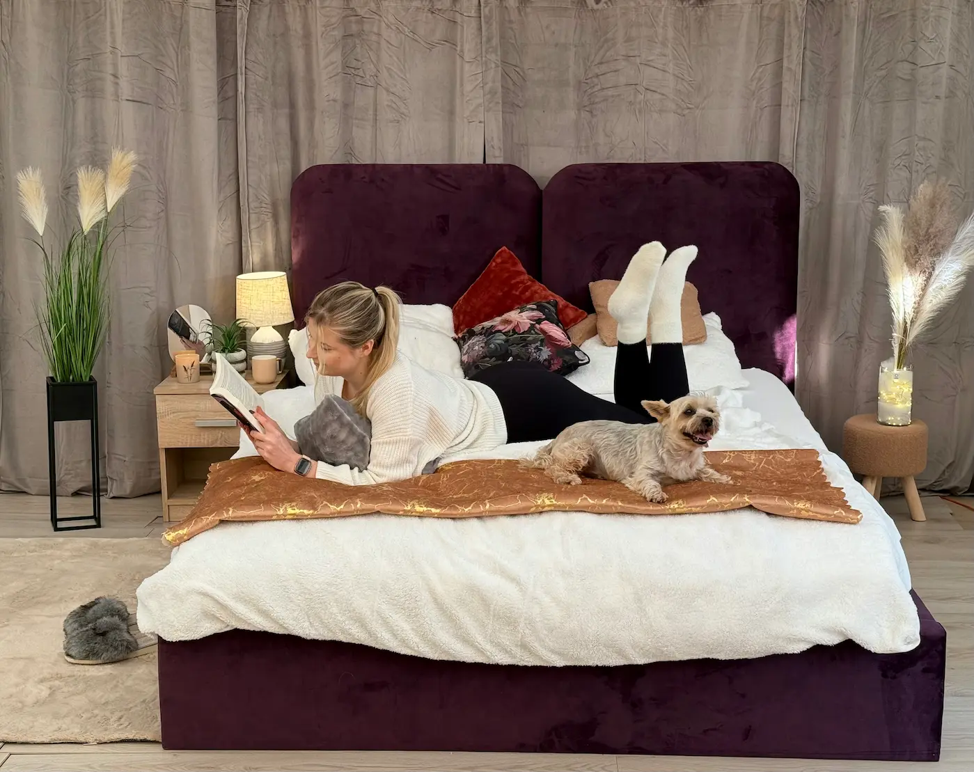 Łóżko dla Ciebie i Twojego pupila – jak stworzyć sypialnię przyjazną zwierzętom?